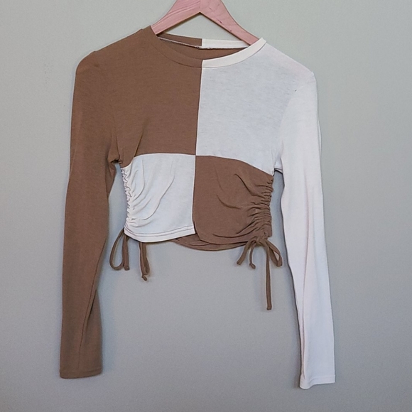 SHEIN Tops - SHEIN Color Block Cropped Long Sleeve